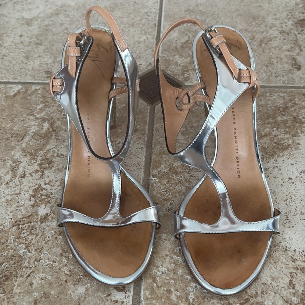 Giuseppe Zanotti Elegant Sandals.